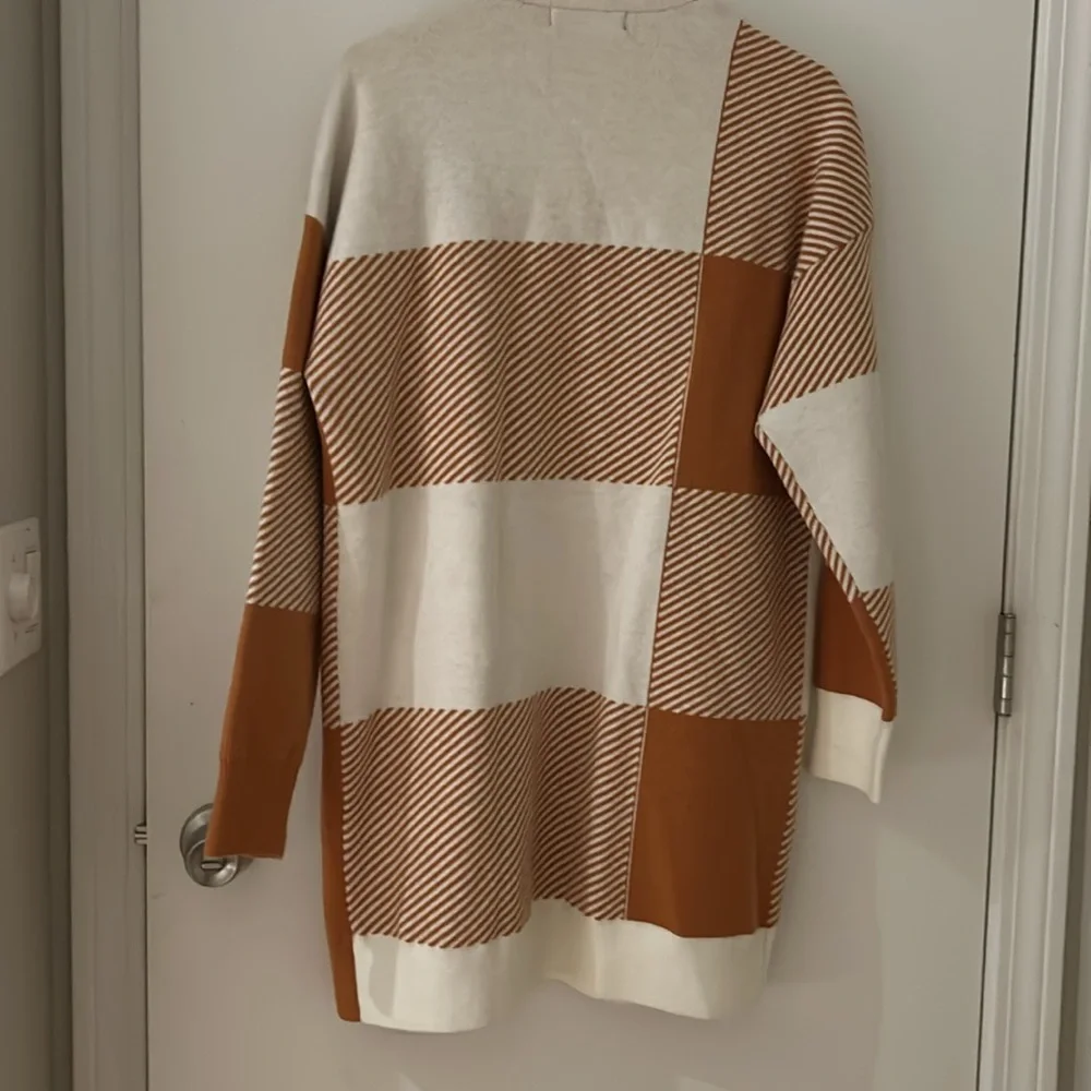 Cardigan - Picture 2 of 3